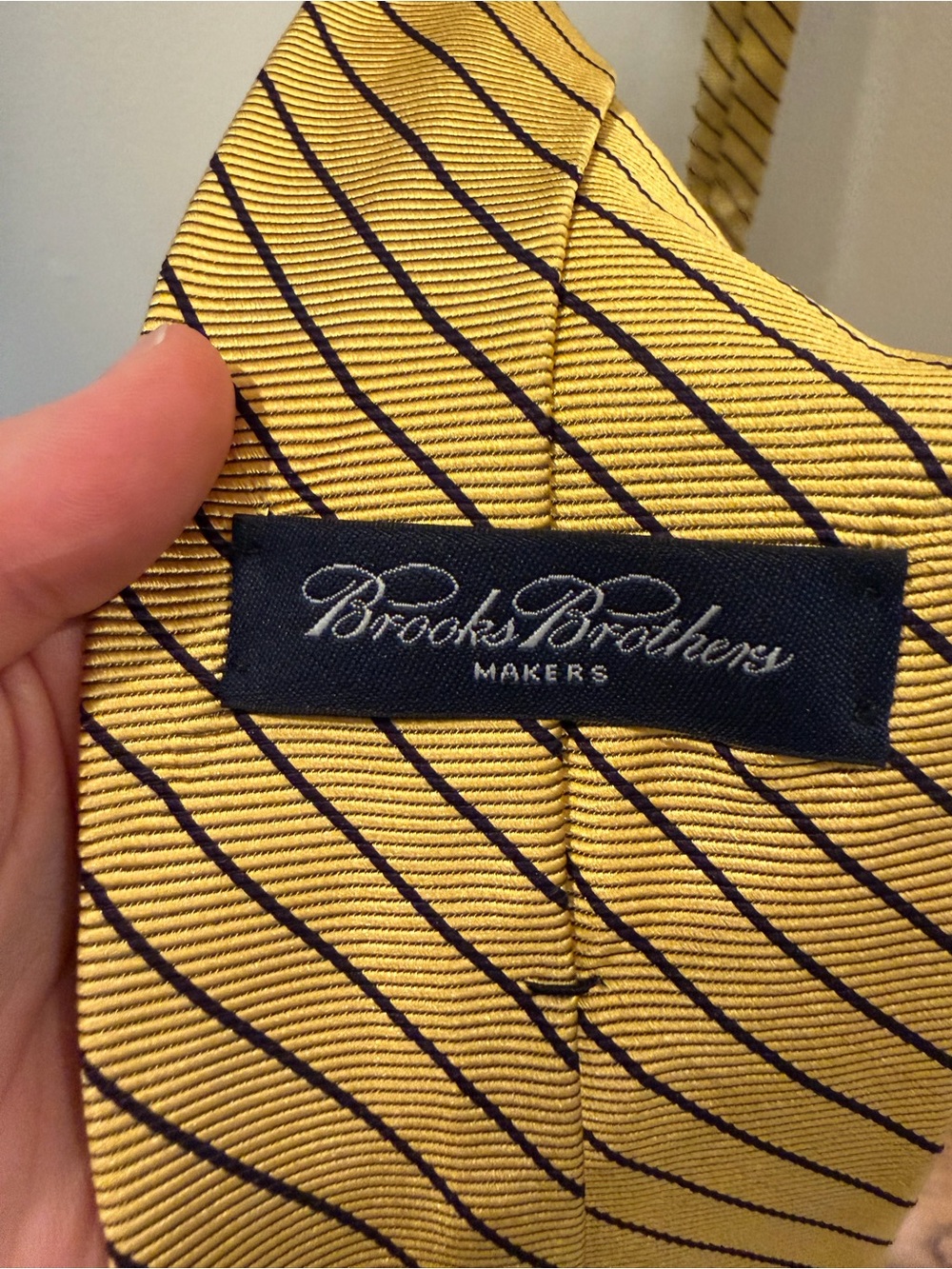 Brooks Brothers Makers Yellow Silk Diagonal Stripe Tie